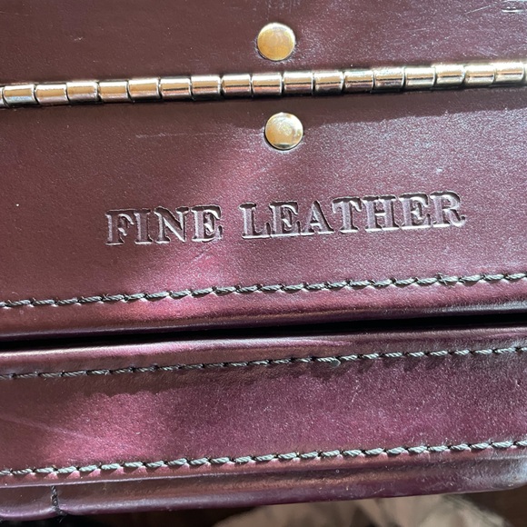 Vintage  genuine Leather Briefcase old school Brown has lock hard case - Picture 4 of 10